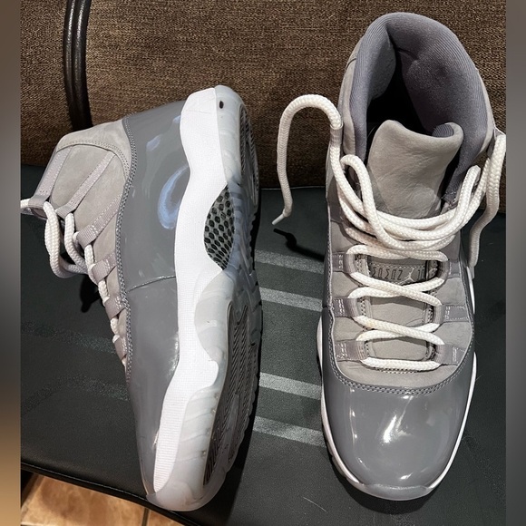 Nike Air Jordan 11 Retro Cool Grey, like new. Worn twice. No box. Men’s size10.5 - Picture 5 of 12